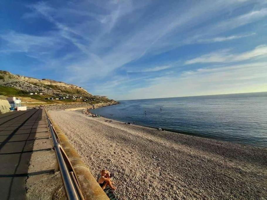 Sea View Cottage In Dorset, Portland Exterior foto